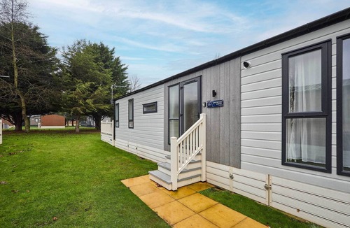 Allerthorpe Ski Chalet | Host & Stay | Elegant Lodge