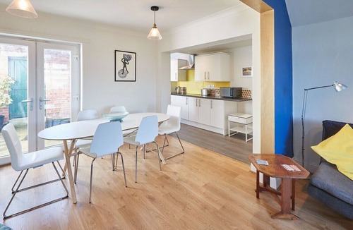 Loftus House | Host & Stay | Artist House