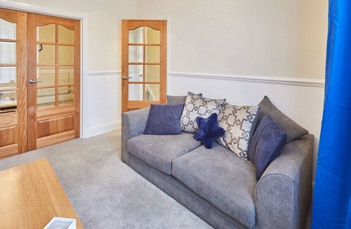 Loftus House | Host & Stay | Glenfield Terrace