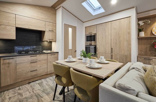 Allerthorpe Ski Chalet | Host & Stay | Honey Bee Lodge