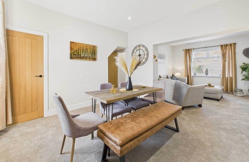 Durham House | Host & Stay | Jomor House