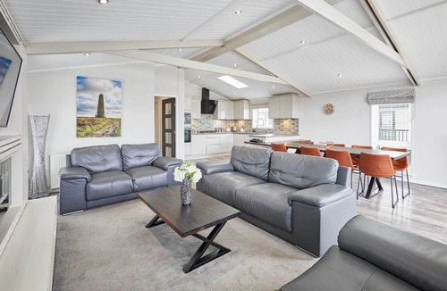 Carlton-in-Cleveland Ski Chalet | Host & Stay | Newport Bridge Lodge
