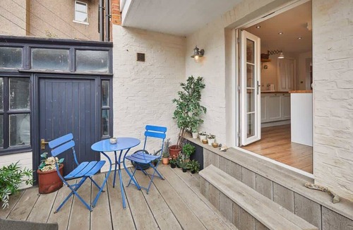 West Cliff House | Host & Stay | One Mulgrave Place