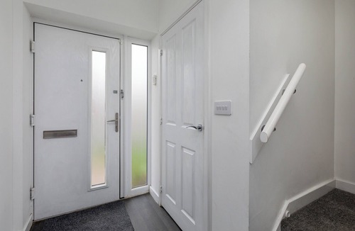 Hillsborough House | House - Sleeps 10 - Parking - WiFi
