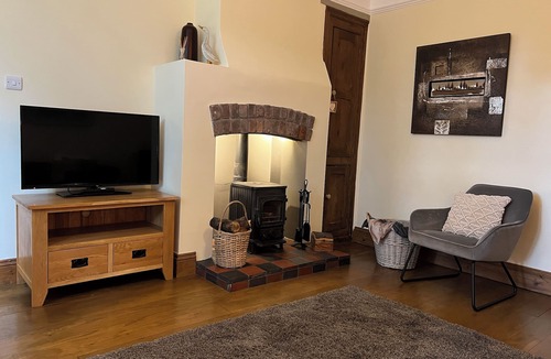 Padfield Cottage | Howard Park - Oak Lodge . Peak District access with direct trains to Manchester