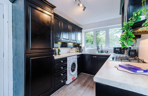 Ainley Top House | Huge 4BR House | Driveway | Pool Table