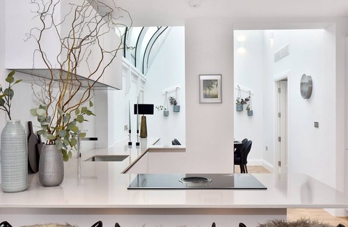 Mayfair Apartment | Huge Mayfair 3 Bed 3.5 Bath £10 million AC Wi-Fi