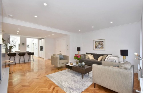 Mayfair Apartment | Huge Mayfair 3 Bed 3.5 Bath £10 million AC Wi-Fi