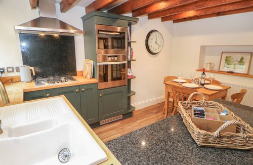 Richmond Cottage | HUTCHINSON HOUSE, pet friendly, character holiday cottage in Richmond
