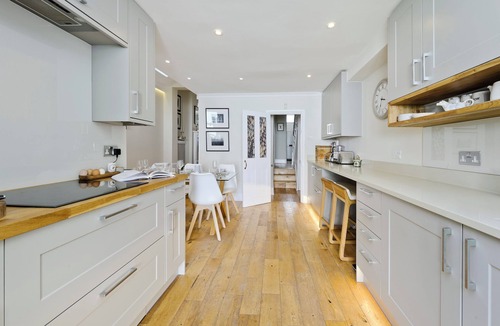 Shaftesbury Cottage | I Came To Boogie
