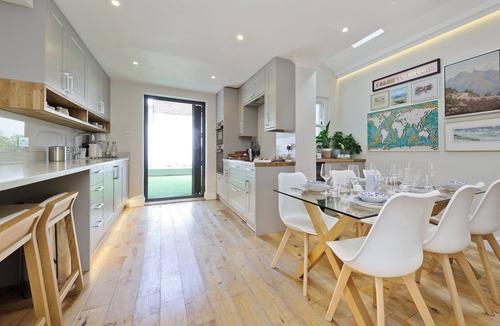 Shaftesbury Cottage | I Came To Boogie