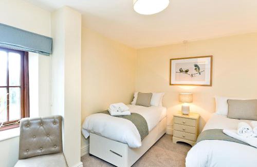 Knockerdown House | Ible Cottage - Qve