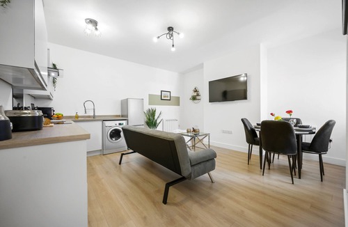 Flixton Apartment | Ideal Lodgings apartment in Urmston