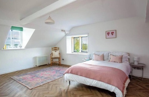 Whichford Other | Idyllic Cotswold Farmhouse – Rural Views, Space & Group Escape for up to 12