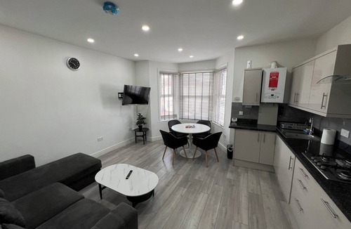 Valentines Apartment | Ilford Luxury Flat 3