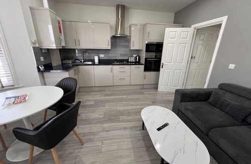 Valentines Apartment | Ilford Luxury Flat 3
