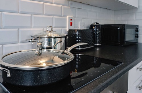 Richmond-upon-Thames Cottage | Immaculate 3-bed Cottage in Hampton