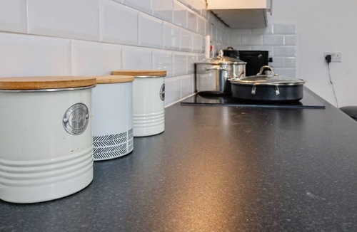Richmond-upon-Thames Cottage | Immaculate 3-bed Cottage in Hampton