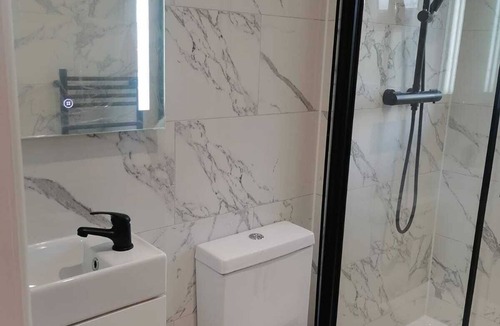 Hemel Hempstead Apartment | Immaculate Studio Apartment in the heart of Hemel Hempstead with WiFi