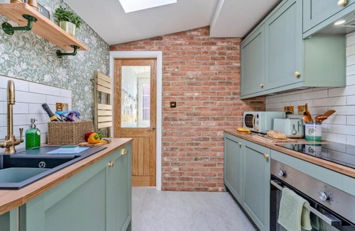 Hawsker House | Ivydene Cottage Hawsker