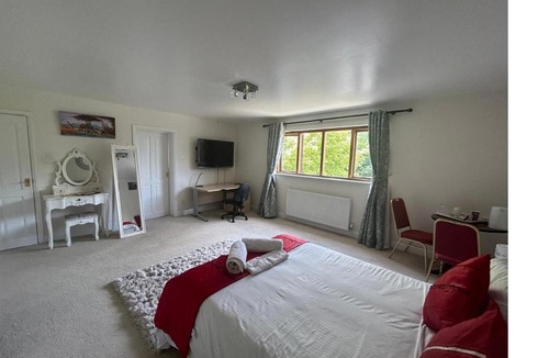 Witney Bed & Breakfast | Jacobean Farmhouse in the Cotswolds B and B Bedroom 1 and Bedroom 2