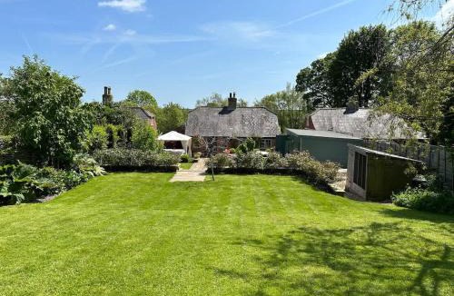 Horncastle House | Jolls Cottage with hot tub Lincolnshire Wolds