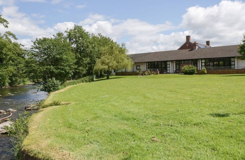Eamont Bridge House | Jubilee First-floor King-size Bedroom