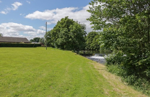 Eamont Bridge Cottage | JUBILEE GROUND-FLOOR SINGLE BEDROOM, with a garden in Penrith