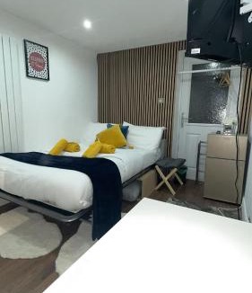 Milton Keynes Apartment | Kaira's Nook