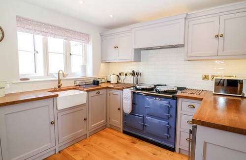 Newton on Derwent Cottage | KEEPERS COTTAGE, pet friendly, with a garden in Wilberfoss