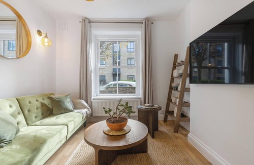 Islington Apartment | King's Cross Townhouse - Contemporary Garden Flat