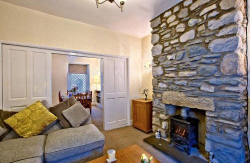 Ingleton House | Labernum Cottage, Ingleton Village, Yorkshire Dales National Park, Famous Three Peaks, Near The Lake District, Pets Are Welcome, Direct Parking in front of the Cottage & Guest Parking