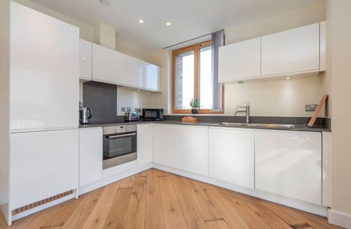Notting Dale Apartment | Ladbroke Grove Flat Near Portobello Market