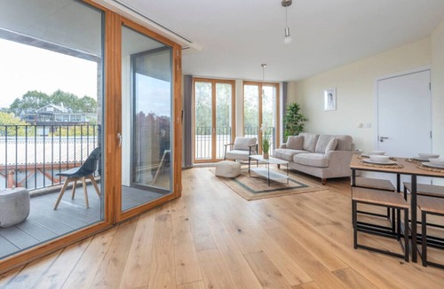 Notting Dale Apartment | Ladbroke Grove Flat Near Portobello Market