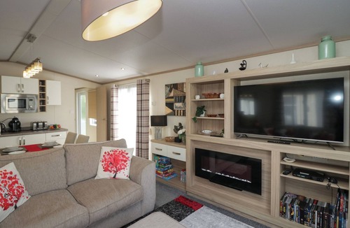 Yealand Conyers Cottage | LADYBIRD LODGE, pet friendly, with pool in Carnforth