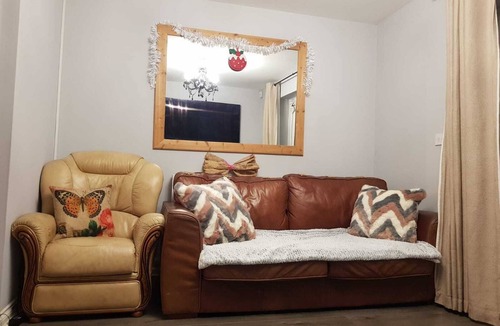 Grimsby House | Ladysmith Complex (8 Bedrooms) - Serviced Accomodation