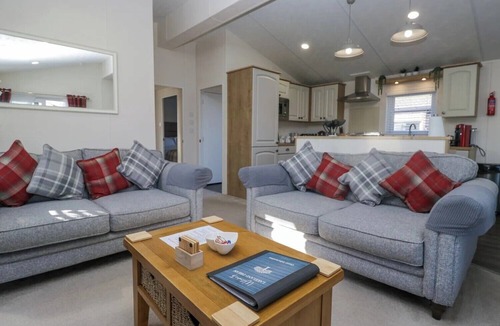 Yealand Conyers Cabin | Lakeland Lodge- 3Bed-2 Bath- Private Patio