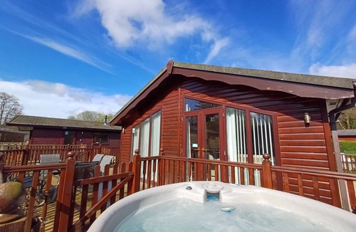 Troutbeck Bridge Cabin | Lakeside 1 Lodge - a holiday lodge that sleeps 4 guests in 2 bedrooms