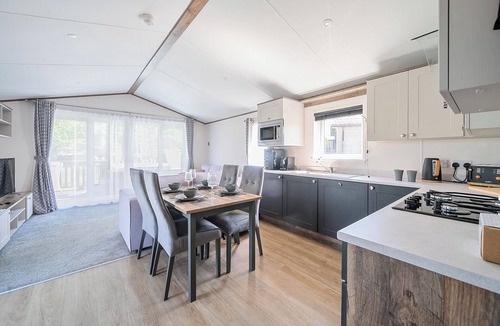 Great Billing Cottage | LAKESIDE LULLABY - BILLING AQUADROME in Billing Aquadrome Holiday Park