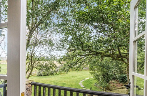 Fence House | LANESIDE HOUSE, family friendly, with open fire in Bolton-By-Bowland