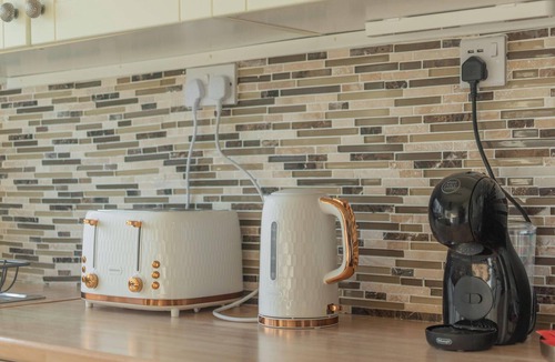 Pudsey House | Large 4Bed Home | Discount for Long Stays | Free Parking | Leeds