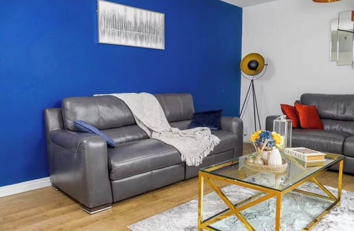 Stockton-on-Tees House | Large 5 Bedroom, Free Parking for Contractors, Stockton