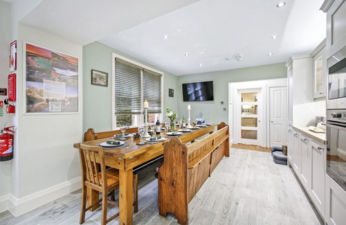 Matlock House | Large Victorian Family Home | Central Matlock | Hot Tub & Games Room | 13 Guests