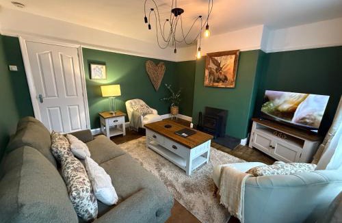 Barnsley House | Laura Ashley cosy inner terrace