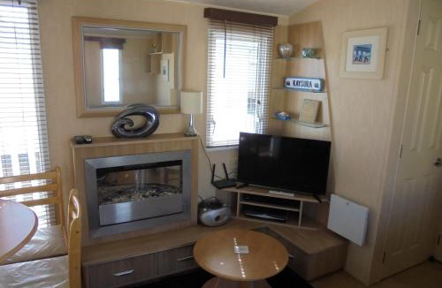 Chapel Saint Leonards Apartment | LE Cottage Golden Palm Gold 8 Berth, Panel Heated FREE WIFI