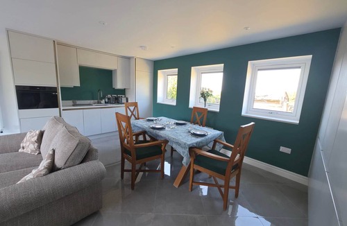 Southam House | Linden Farm Lodge. Relax, recharge and enjoy the best of rural Warwickshire.