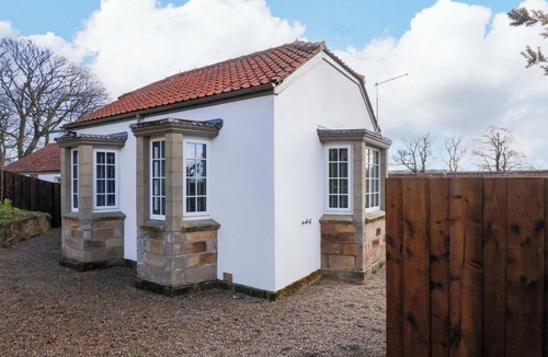 Briggswath Cottage | LITTLE ACORN, pet friendly, with hot tub in Whitby