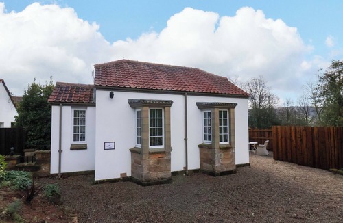 Briggswath Cottage | LITTLE ACORN, pet friendly, with hot tub in Whitby