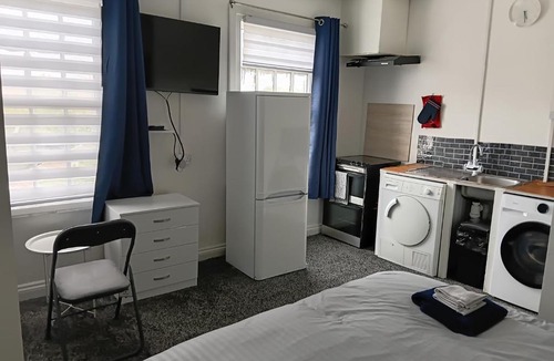 Oldbury Apartment | Liv's place