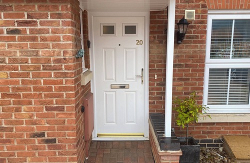 Oakham House | Location, Parking, Amenities, Playground: The Full House, 5 minutes from Station